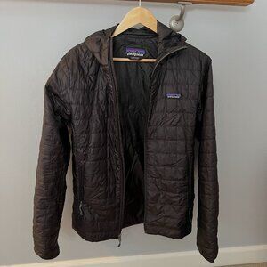 Patagonia Men’s Small Nano Puff Jacket – Black Hooded